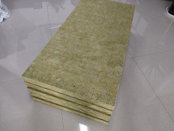 關于巖棉板的產品優勢特點和應用領域。